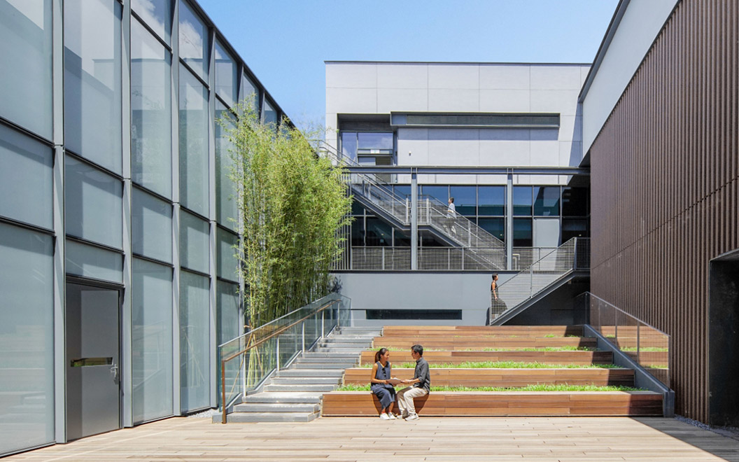 As a gathering hub, the central courtyard on 6/F offers a serene oasis where staff can unwind and interact, fostering a sense of community among employees.