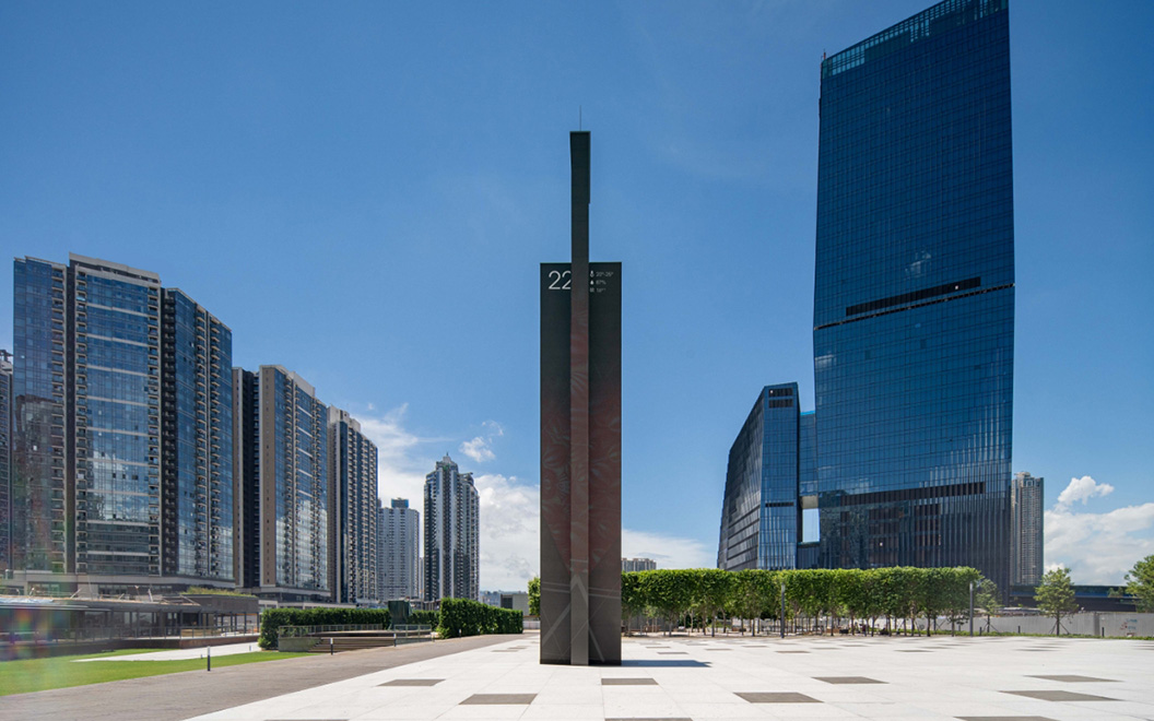 Station Square is the biggest urban square in Hong Kong for holding a variety of activities, such as festival events. It accommodates a wide range of facilities including, lawn bowling green, children play areas, cycling grounds etc.