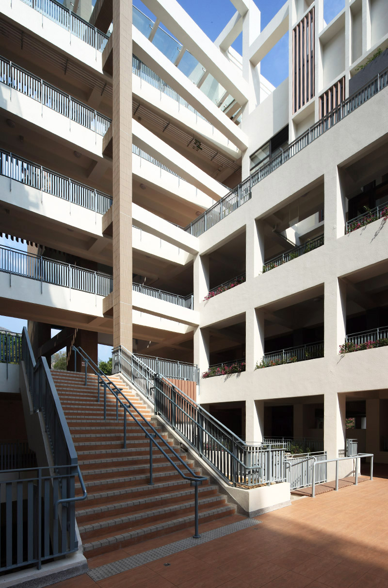 A 30-Classroom Primary School in Area 55, Tuen Mun (S.T.F.A. Lee Kam Primary School)